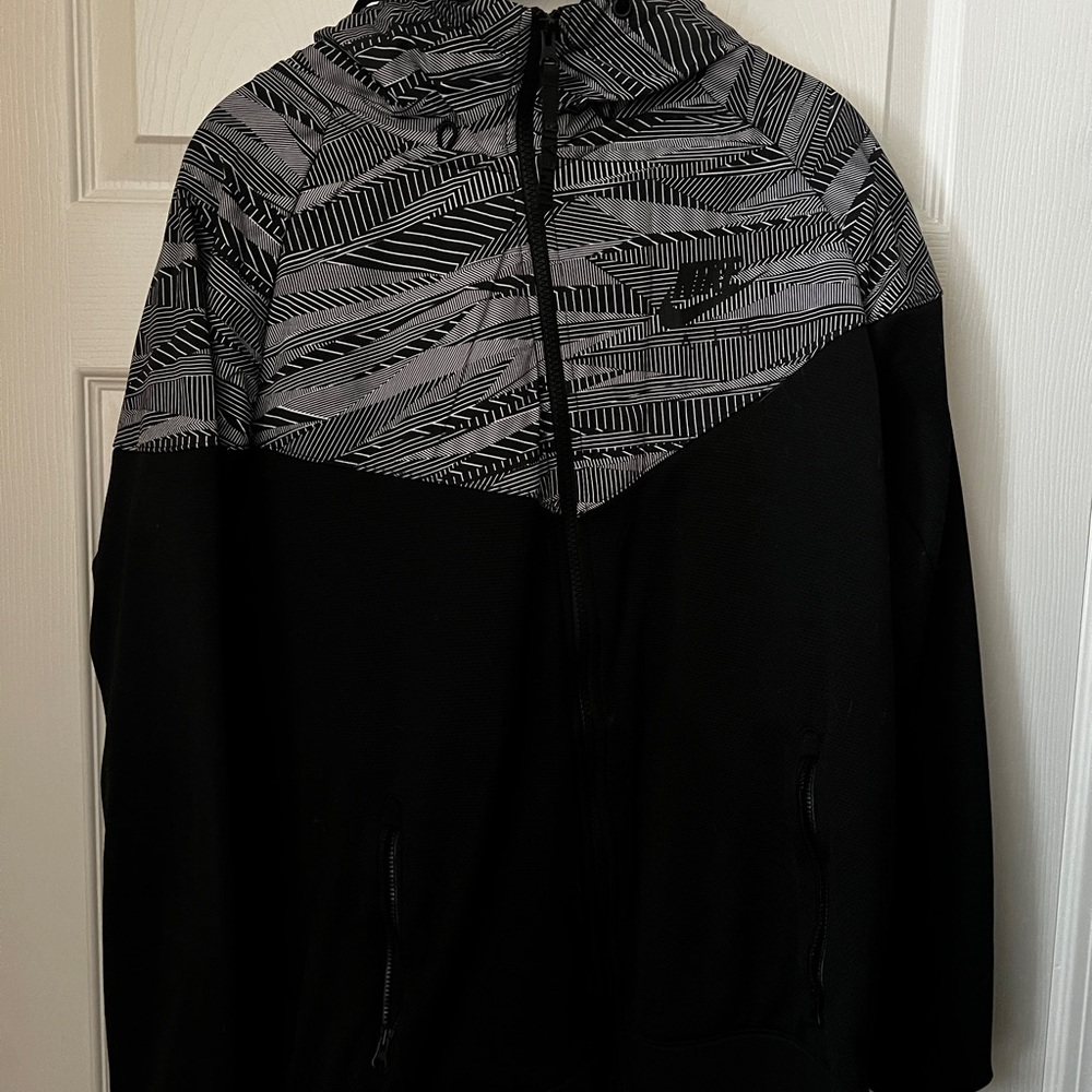 Nike Black and Gray Windbreaker with Geometric Design
